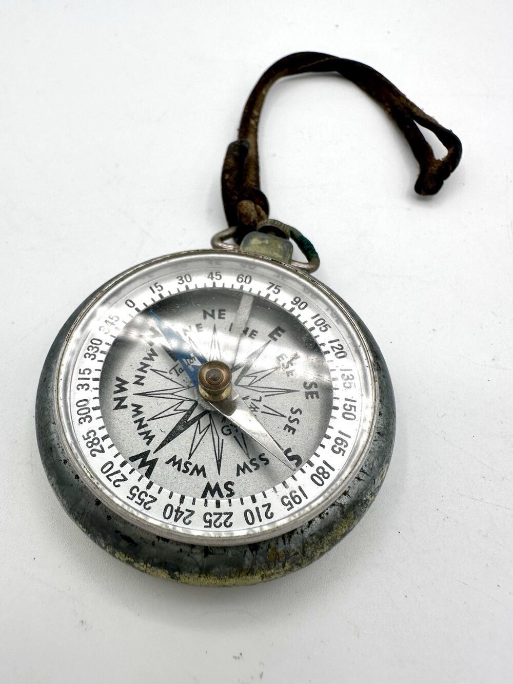 Vintage Taylor GYDAWL Pocket Compass USA Made WWII Era, WORKING w/ Needle Lock